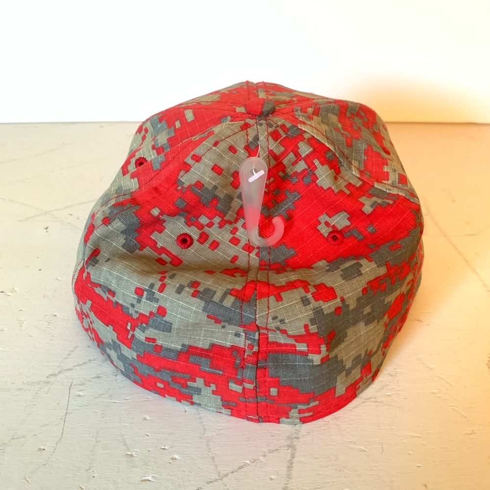 Digital Pattern Fitted Hat - Picture 4 of 6
